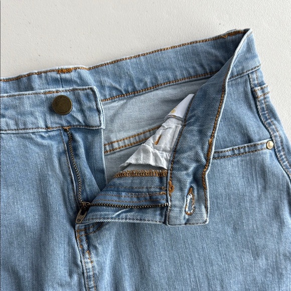 Lolë Light Wash Mini Denim Skirt Raw Hemline Stretchy - Picture 8 of 13